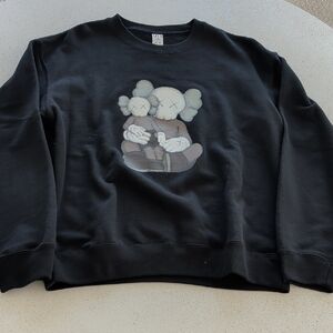 Uniqlo Black Crewneck Sweatshirt with Cartoon Couple Graphic
